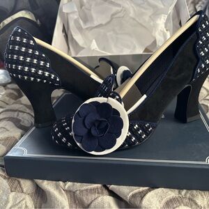Chic Women's Black and Blue Heels with Floral Accent